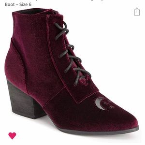 - Y.R.U. Witchy stars moons aura velvet booties goth